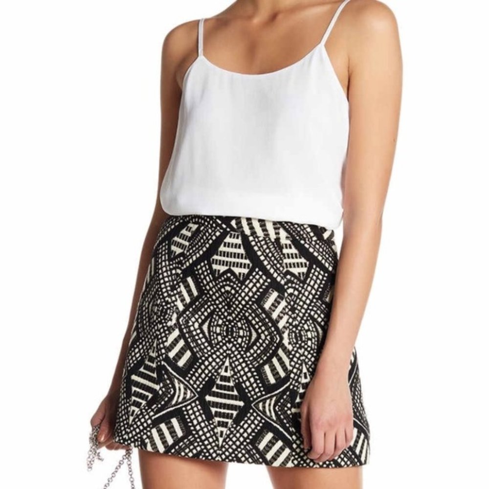 Alice + Olivia Loran Structured Lantern Skirt - Picture 2 of 16